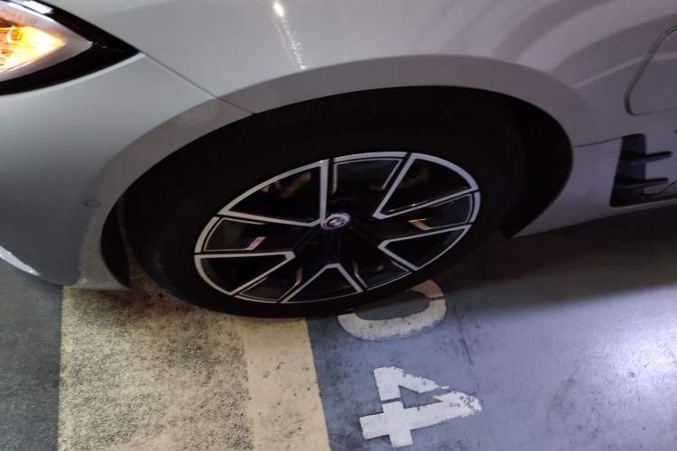 Used BMW i4 2022 eDrive40
