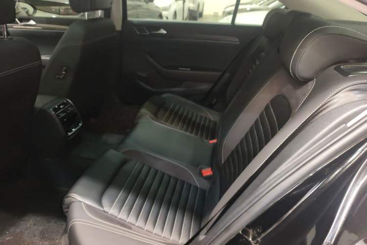 Used Volkswagen Magotan 2020 330TSI DSG Leading Model Left Rear Seat