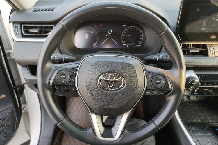 Used Toyota Wildlander 2023 Dual-Motor 2.5L E-CVT Four-Wheel Drive Prestige Edition