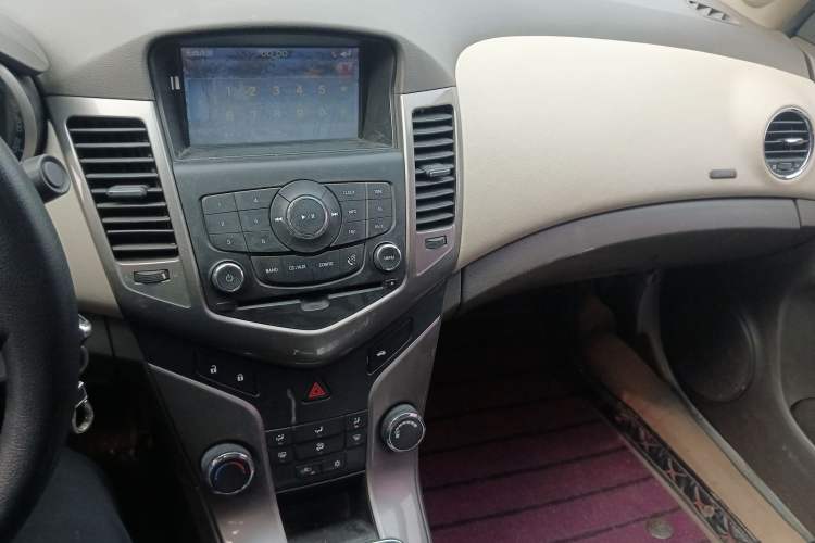 Used Chevrolet Cruze 2015 1.5L Classic SE MT
