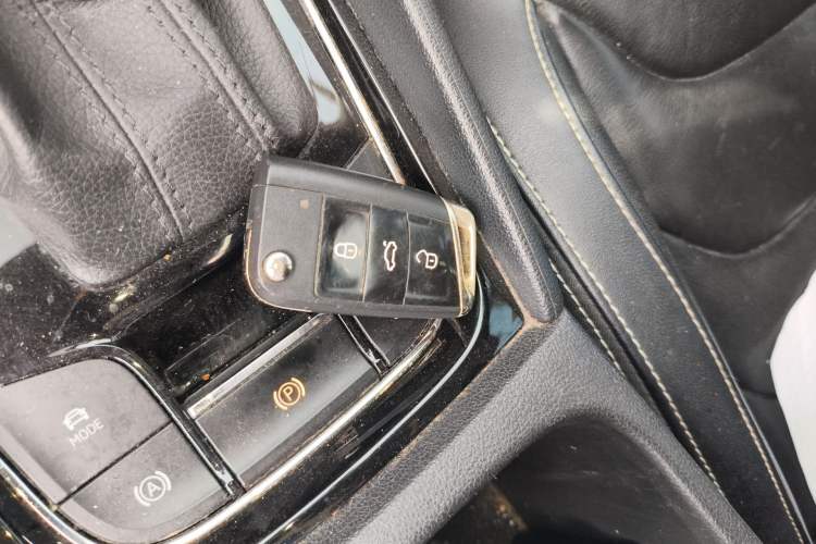 Used Skoda Kodiaq 2019 Facelifted TSI330 7-Seater Two-Wheel-Drive Luxury Enjoyment Edition China VI Standard
