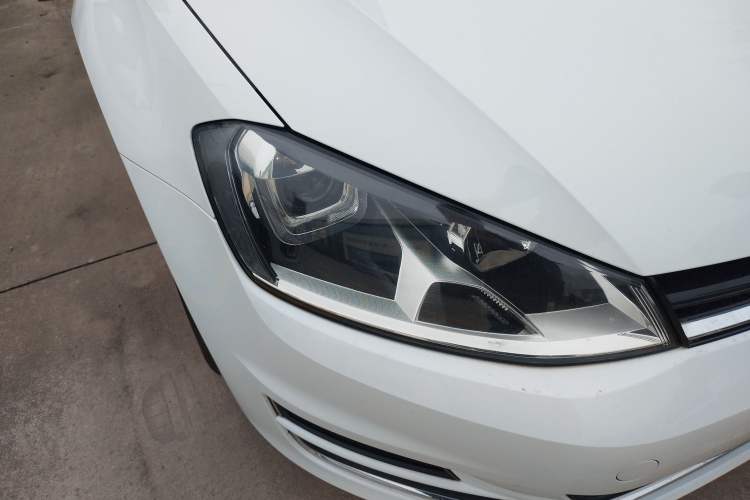 Used Volkswagen Golf 2015 1.4TSI Automatic Luxury Model Right Front Headlight