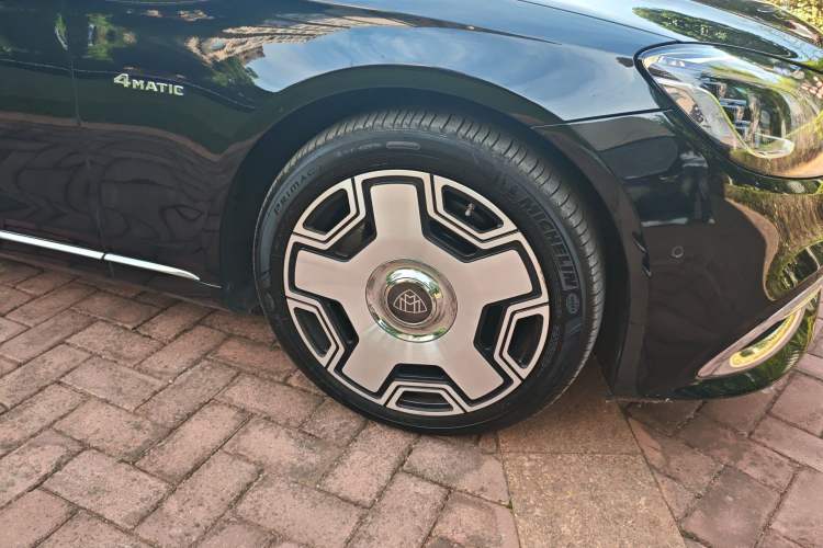 Used Mercedes-Benz Maybach S-Class 2018 S 450 4MATIC Right Front Wheel Hub