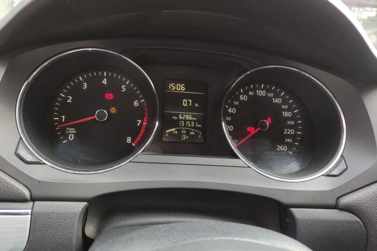 Used Volkswagen Sagitar 2015 1.6L Manual Fashion Edition
