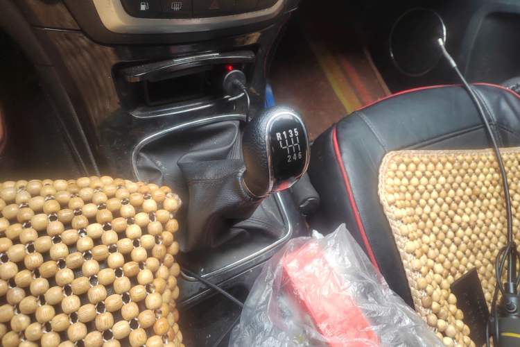 Used Foday Landfort 2017 1.9T Diesel Manual Two-Wheel Drive Flagship Edition 7 Seats Gear Lever