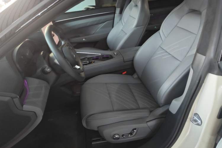 Used Zeekr 001 2025 WE Edition 100 kWh Rear-Wheel Drive