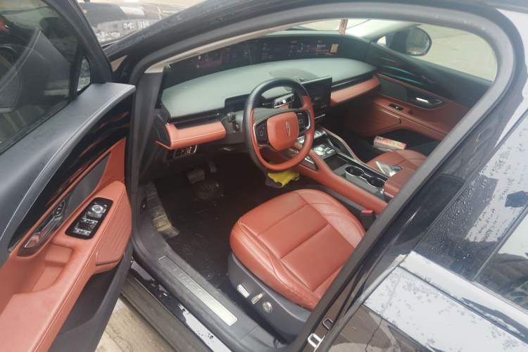 Used Lincoln Nautilus 2023 2.0T All-Wheel-Drive Luxury Hybrid Edition Driver Seat