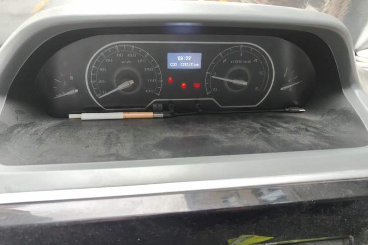 Used SAIC MAXUS Xintu V80 2021 2.0T Manual Classic Aoyuntong Short Wheelbase Ultra-Low Roof 5/6-Seater
