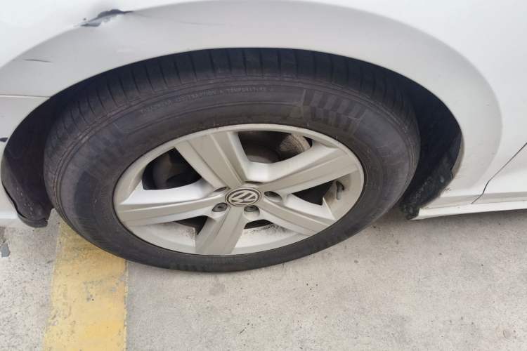 Used Volkswagen Lamando 2017 230TSI DSG Fashion Edition Left Front Wheel Hub