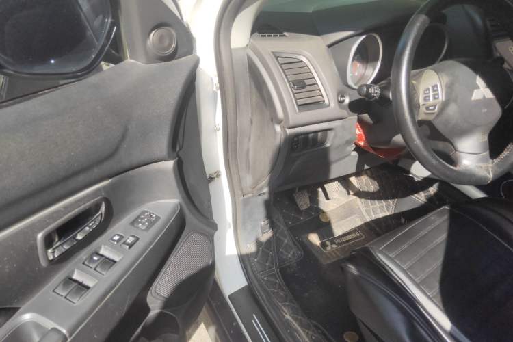 Used Mitsubishi ASX 2013 1.6L Manual Two-Wheel Drive Standard Edition
