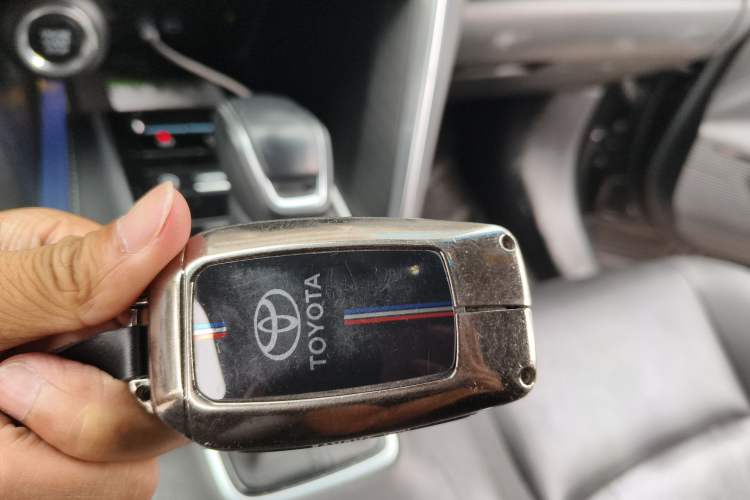 Used Toyota Harrier 2023 2.0L CVT Two-Wheel Drive Deluxe Edition