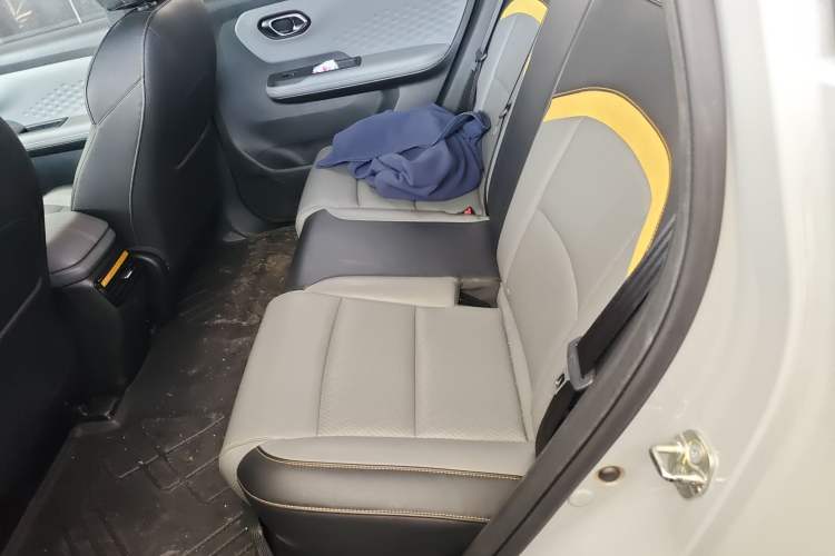 Used AION Y 2022 80 Ultra-Long Range Edition Left Rear Seat