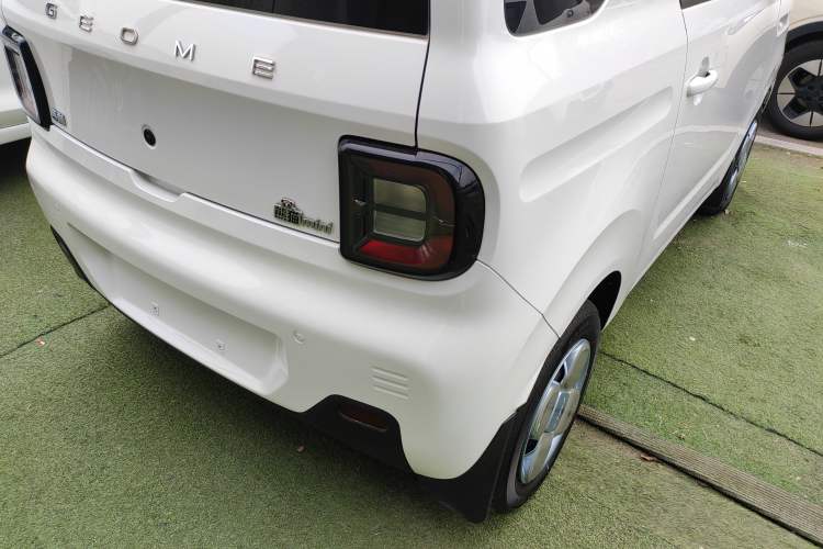Used Geely Galaxy Panda 2023 Panda Mini 200km Endurance Bear Right Rear Taillight