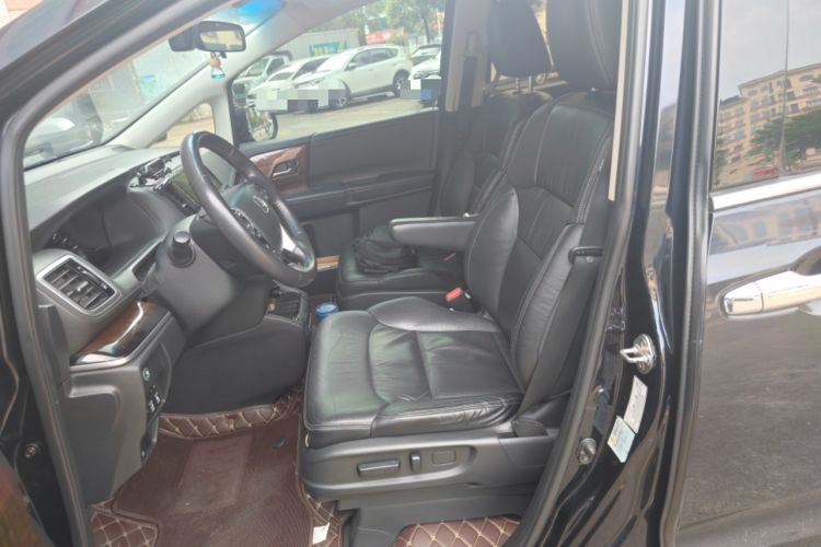 Used Honda Odyssey 2015 Updated Version 2.4L Smart Edition Left Front Seat