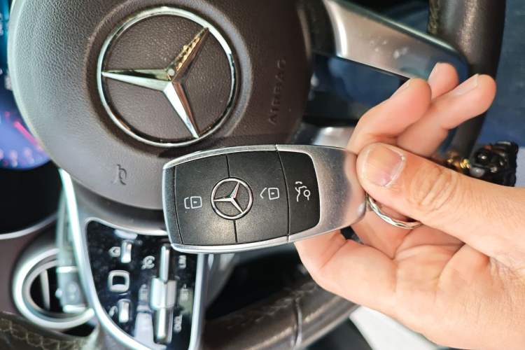 Used Mercedes-Benz GLC 2020 GLC 300 L 4MATIC Luxury Model Vehicle Key