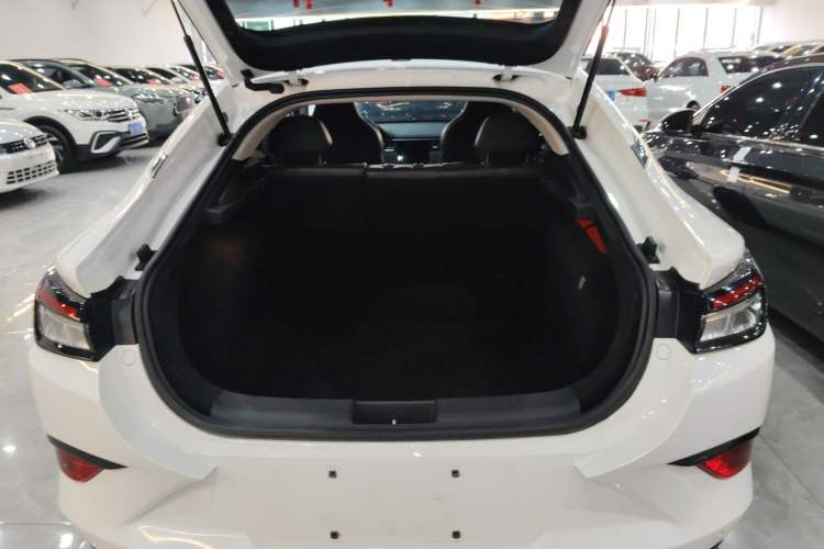 Used JAC Group J7 2020 1.5T CVT Superior Trim Trunk