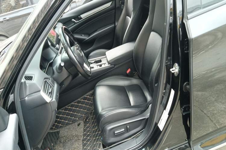 Used Honda Accord 2018 260TURBO Elite Edition China VI Left Front Seat