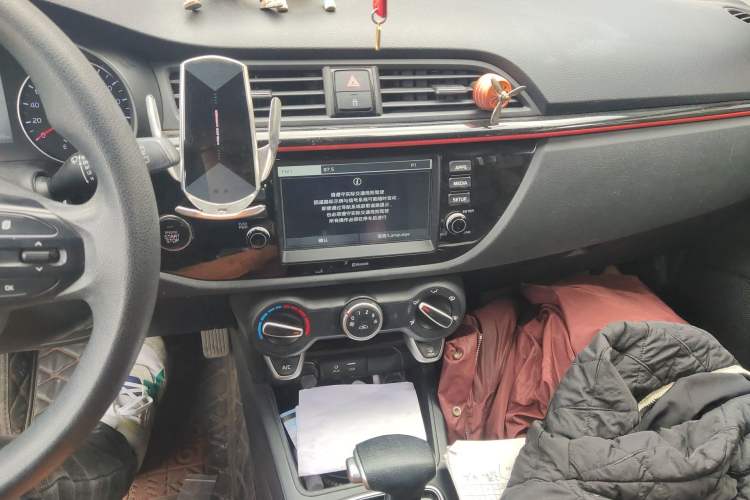 Used Kia KX Cross 2017 1.4L AT GLS
