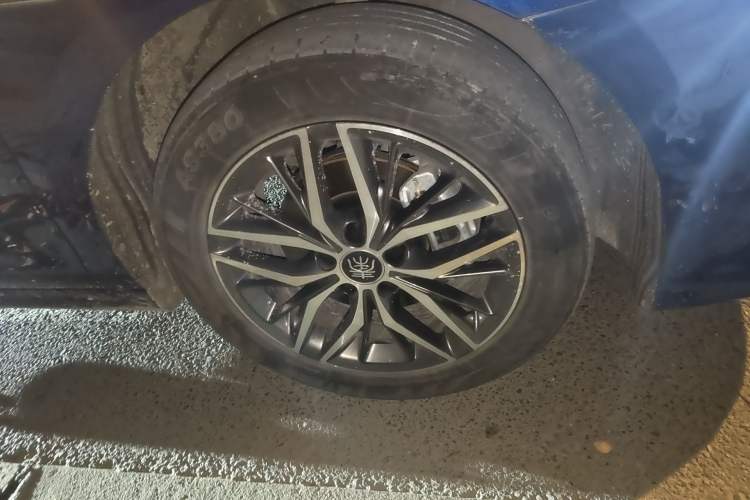 Used BYD Qin PLUS 2021 DM-i 120KM Flagship Model Right Front Wheel Hub