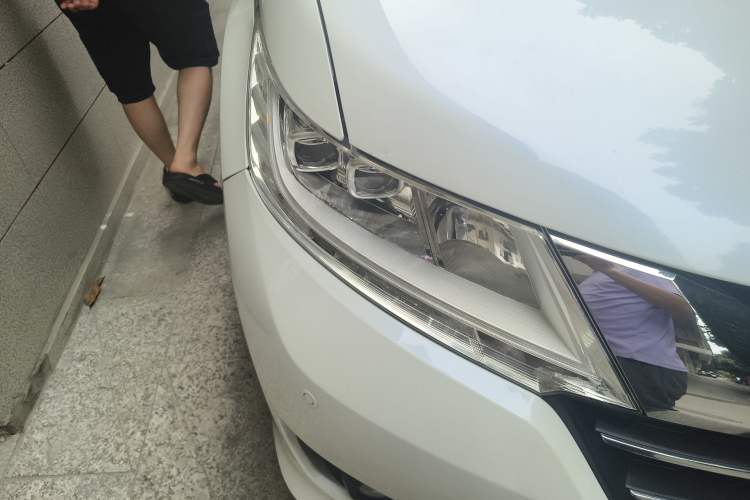 Used Honda Odyssey 2017 2.4L Smart Edition Right Front Headlight