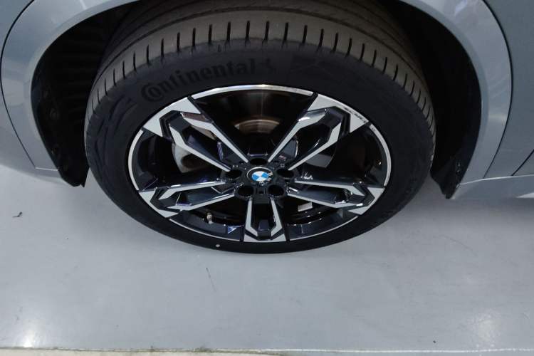 Used BMW X1 2023 sDrive25Li M Sport Package Left Front Wheel Hub