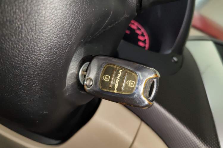 Used Hyundai Verna (older generation) 2016 1.4L Manual Smart GLS Trim