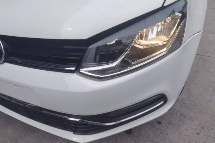Used Volkswagen Polo 2014 1.4L Automatic Comfort Edition Left Front Headlight