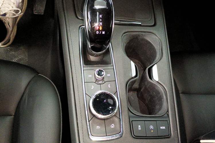 Used Cadillac XT4 2022 28T Two-Wheel-Drive Luxury Version Gear Lever