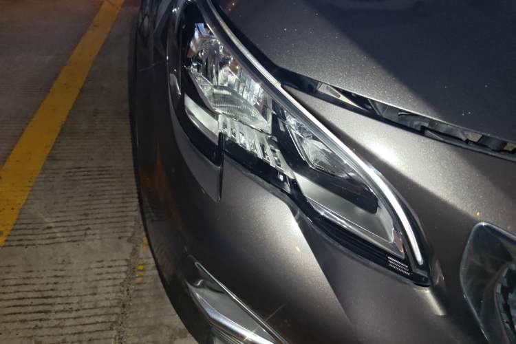 Used Peugeot 4008 2017 350THP Elite Edition Right Front Headlight