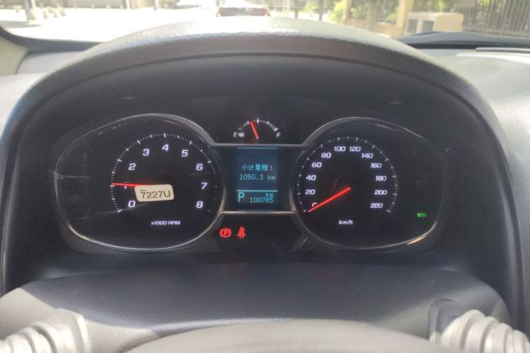 Used Chevrolet Captiva 2015 2.4L 4x4 Flagship Edition 7-Seater