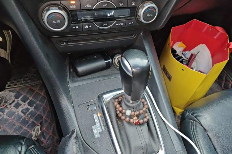 Used Mazda 3 Axela 2014 Sedan 1.5L Automatic Prestige Model Gear Lever