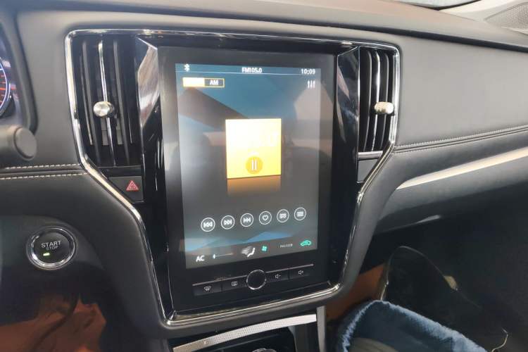 Used Roewe i6 2020 PLUS 1.6L CVT 4G Connected Glory Flagship Edition
