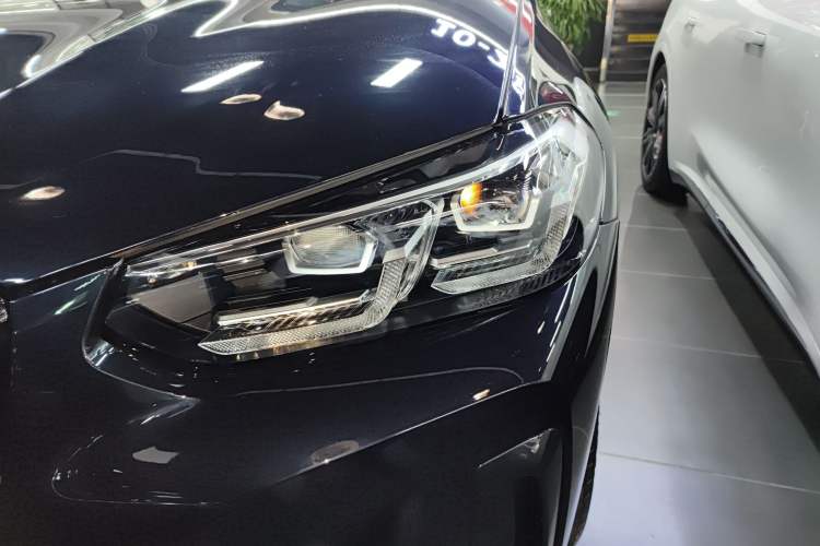 Used BMW X3 2023 Restyled xDrive30i Leading Edition M Night Sky Package Left Front Headlight