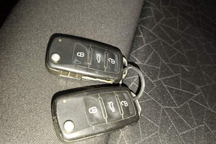 Used Volkswagen Lavida 2013 Revised Classic 1.6L Manual Fashion Edition Interior 1