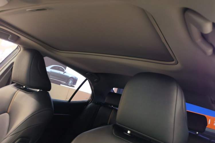 Used Toyota Camry 2023 2.0G Luxury Edition Headliner