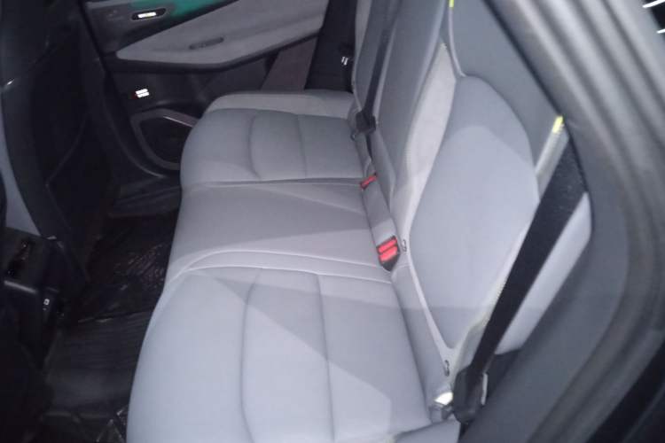 Used Lynk & Co 08 EM-P 2025 120km Long-Range Halo