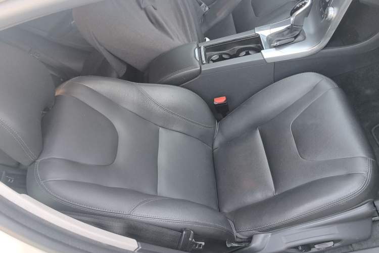 Used Volvo V60 2017 T5 Zhiyi Edition China V Standard
