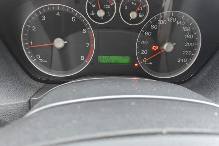 Used Ford Focus 2005 Sedan 1.8L Manual Classic Model
