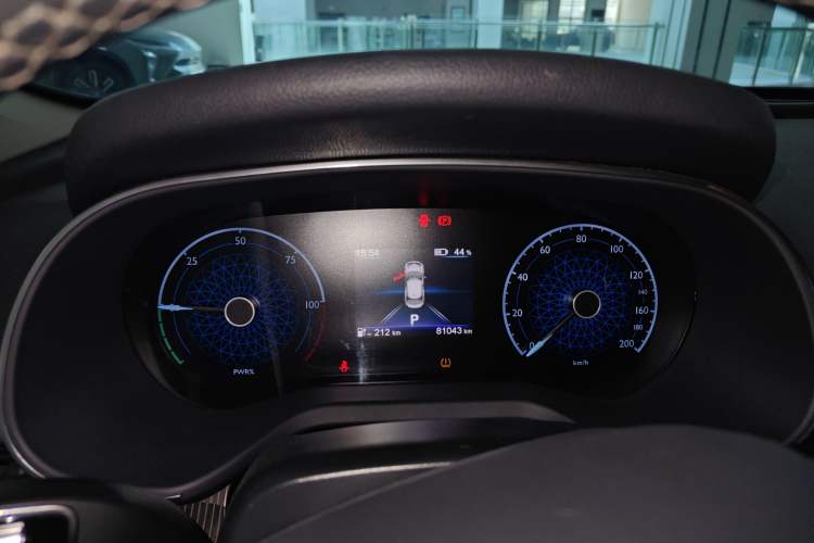 Used Hongqi E-QM5 2022 431 km Charge & Enjoy Edition
