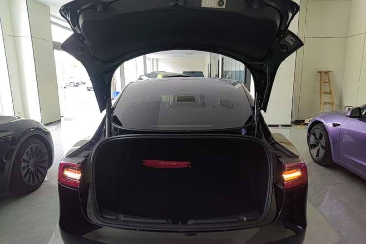 Used Tesla Model 3 2021 Revised Performance Version with All-Wheel Drive 3D1 Trunk