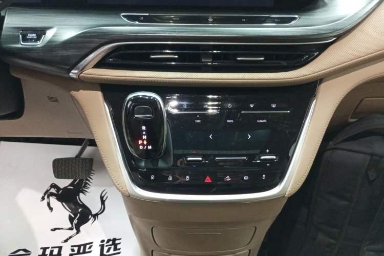 Used Buick GL8 2020 ES Land Cruiser 653T Luxury Edition
