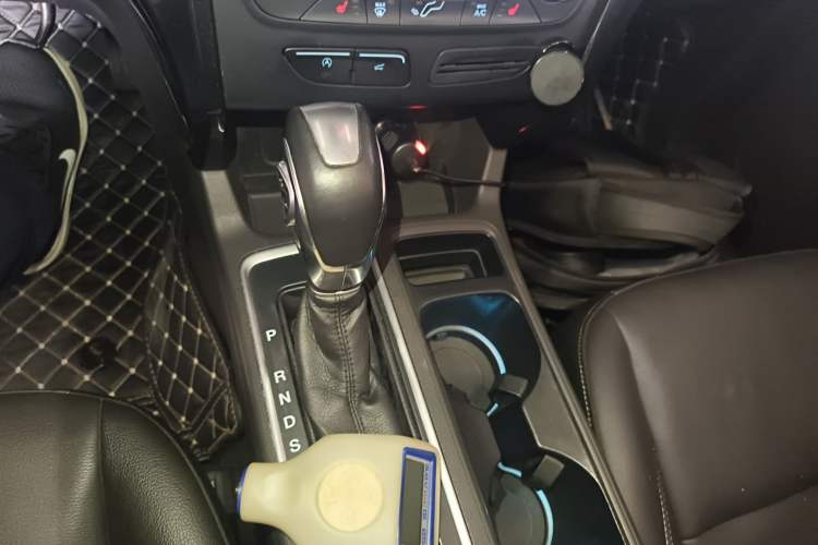 Used Ford Kuga 2019 EcoBoost 180 Two-Wheel-Drive Titanium Plus Model China V Standard Gear Lever