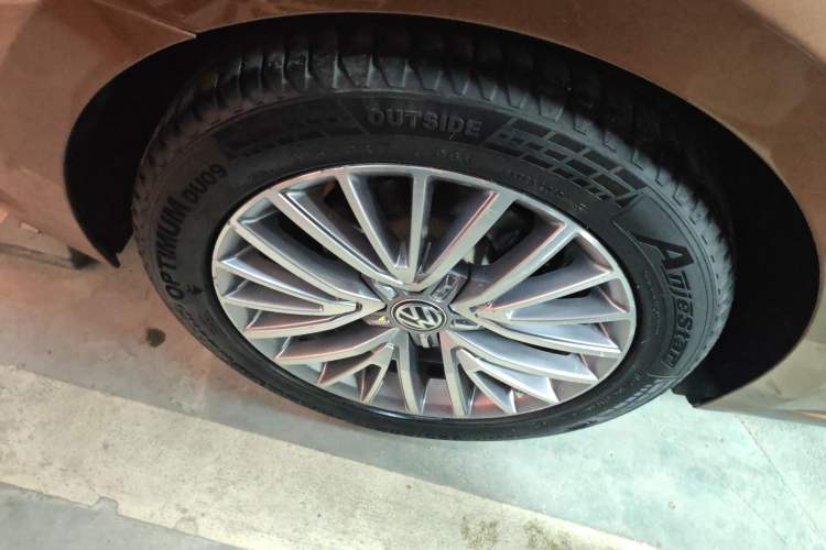 Used Volkswagen Lamando 2015 330TSI DSG Luxury Edition