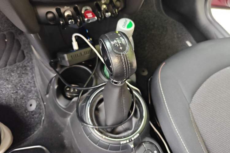 Used MINI 2014 1.5T COOPER Fun Gear Lever