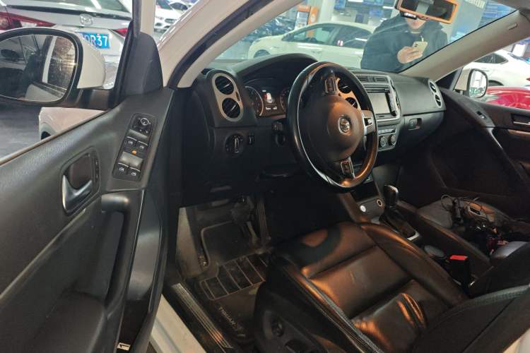 Used Volkswagen Tiguan L 2015 1.8TSI Automatic All-Wheel-Drive Luxury Model