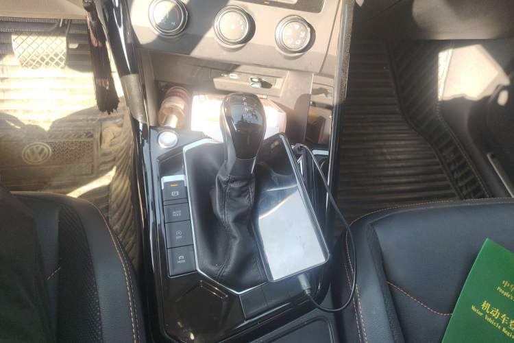 Used Volkswagen Tayron 2021 330TSI Two-Wheel Drive 30th Anniversary Edition Gear Lever