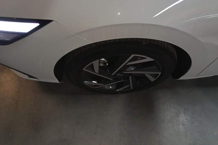 Used Hyundai Elantra 2023 1.5L CVT GLX Elite Edition Exterior 1