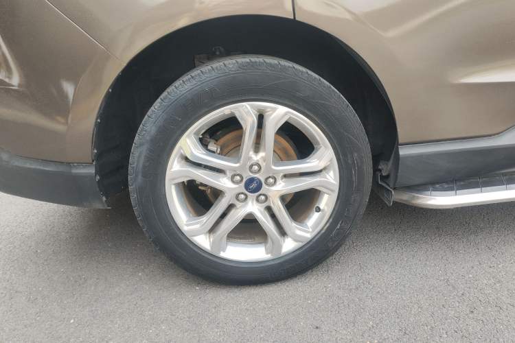 Used Ford Edge 2017 EcoBoost 245 Two-Wheel-Drive Sporty 7-Seater Right Rear Wheel Hub