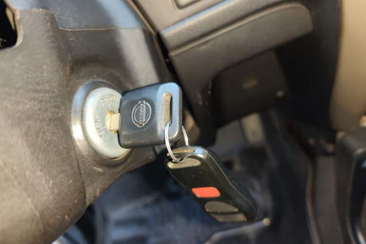 Used Nissan Paladin 2013 2.4L Two-Wheel Drive Standard Version China IV Standard