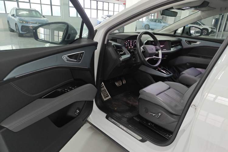 Used Audi Q5 e-tron 2023 40 e-tron Starry Edition Mecha Kit